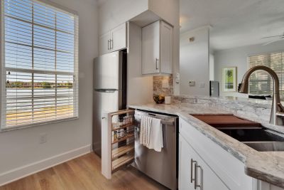 Kitchen corner with grey marble 